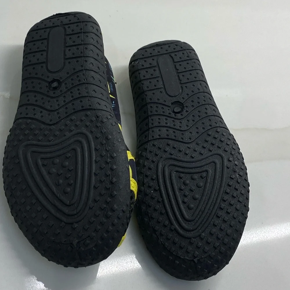FANTURE DINOSAUR TODDLER WATER SHOES SIZE 26: 9.5